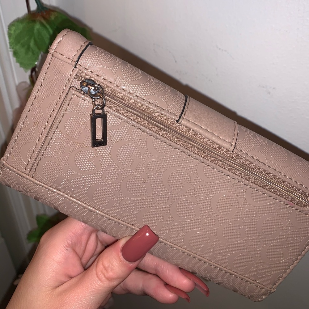 GUESS wallet💕 - Picture 3 of 4